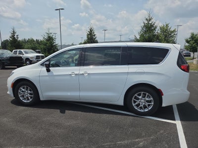 2027 Chrysler Pacifica LX FWD