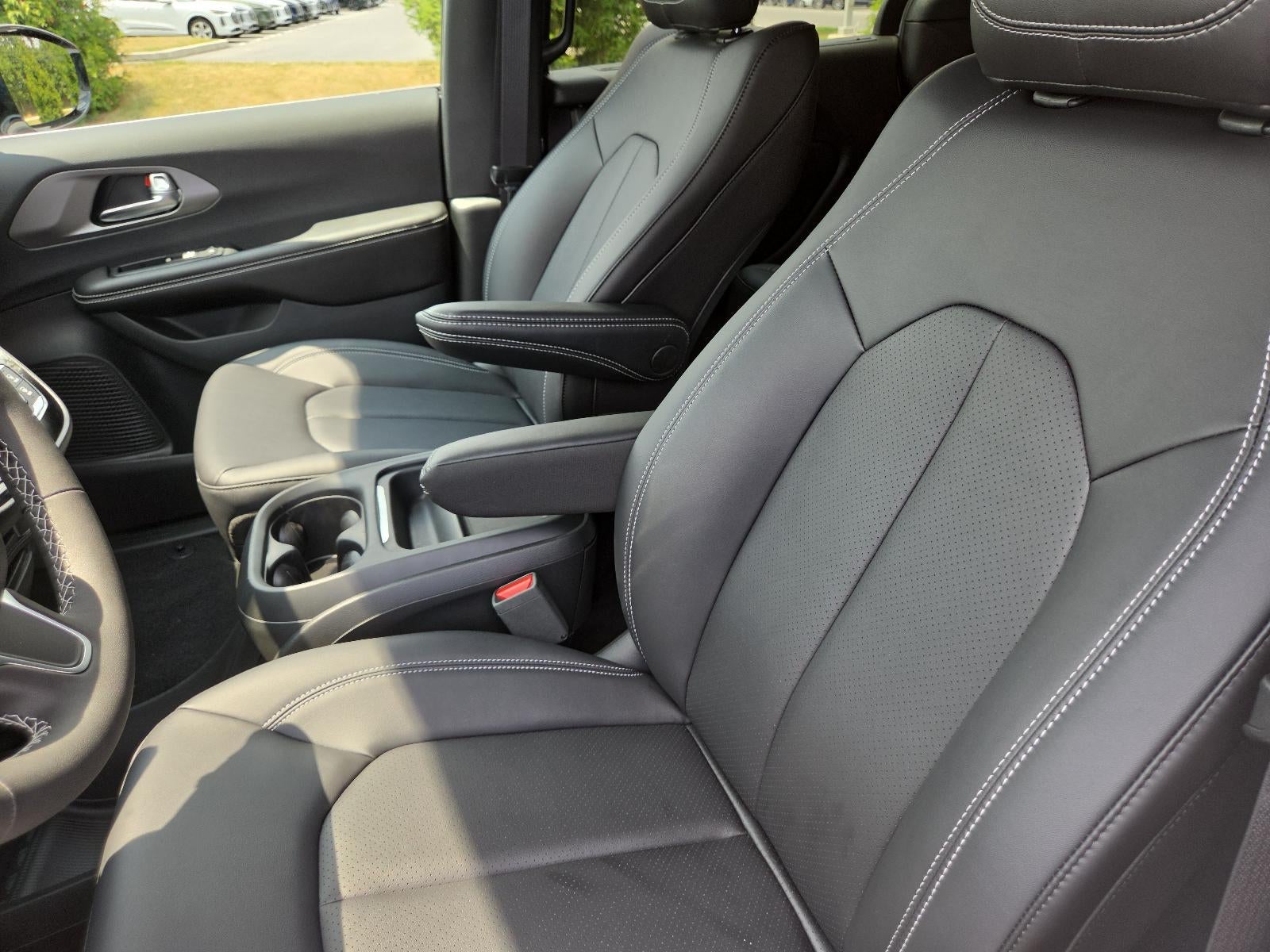 2027 Chrysler Pacifica LX FWD
