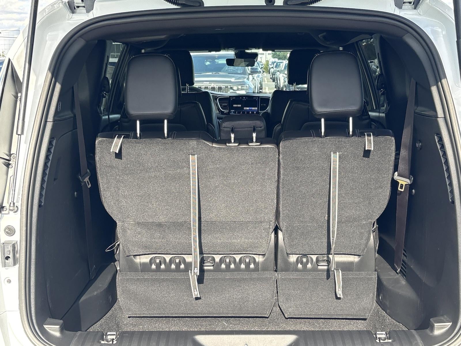 2026 Chrysler Voyager LX FWD