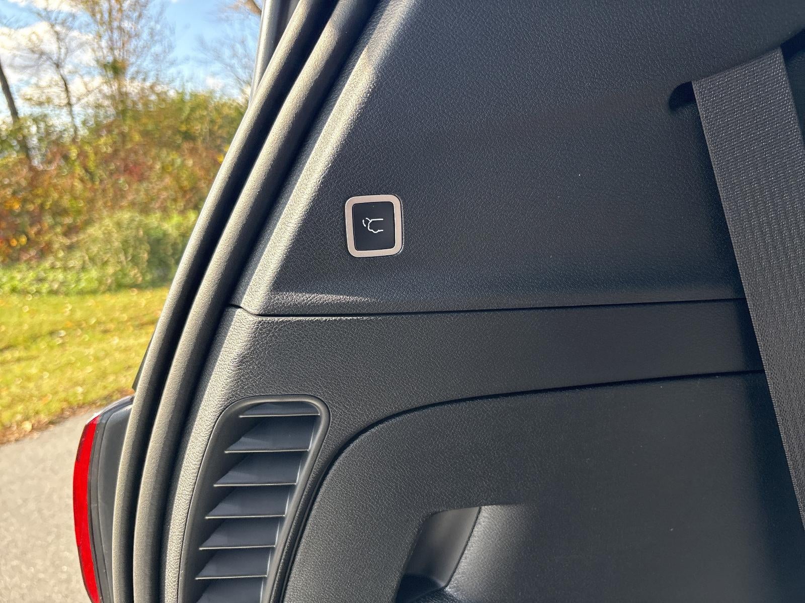 2026 Chrysler Voyager LX FWD