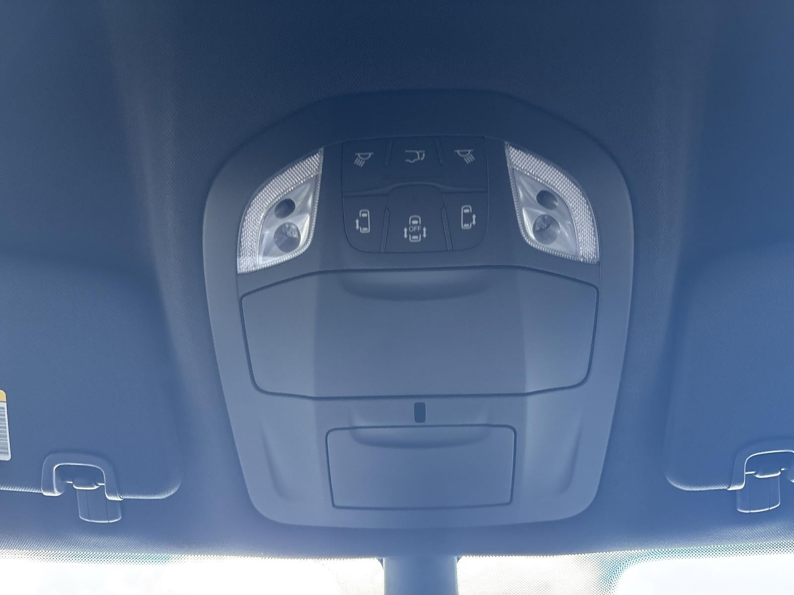 2026 Chrysler Voyager LX FWD