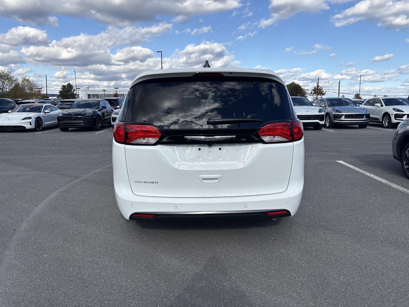 2026 Chrysler Voyager LX FWD