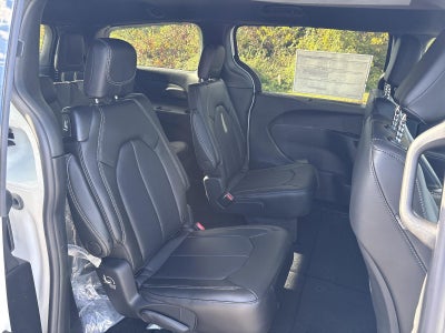 2026 Chrysler Voyager LX FWD