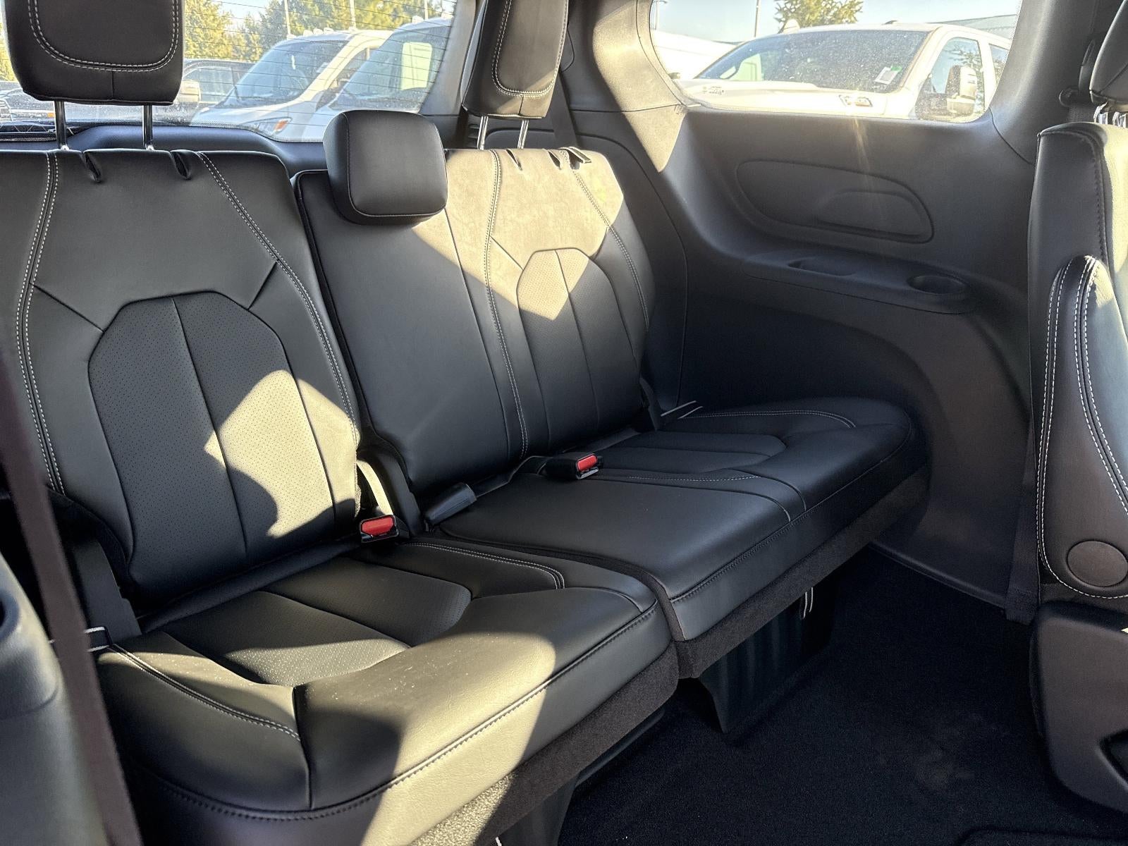 2026 Chrysler Voyager LX FWD