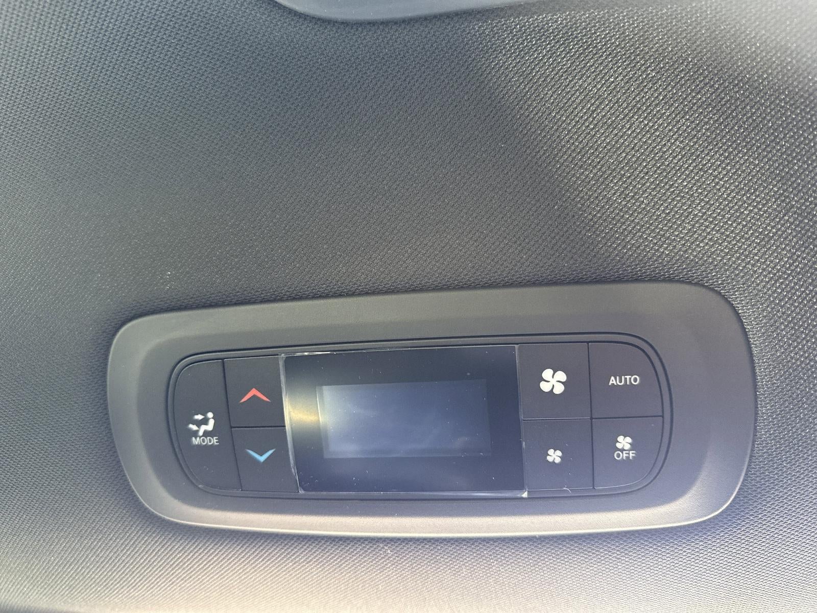 2026 Chrysler Voyager LX FWD