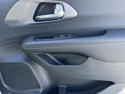 2026 Chrysler Voyager LX FWD