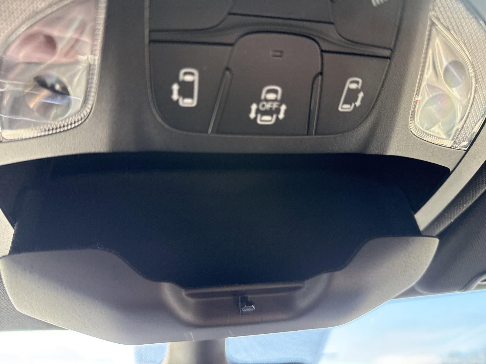 2026 Chrysler Voyager LX FWD