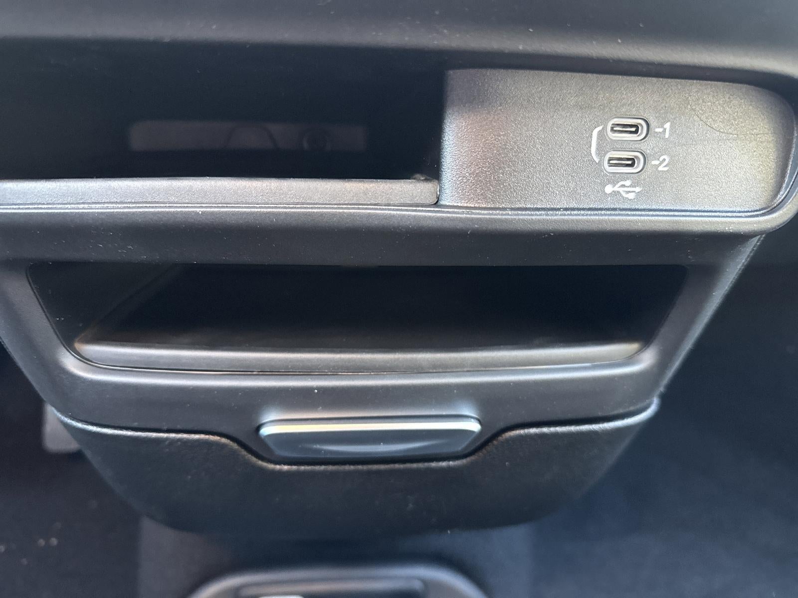 2026 Chrysler Voyager LX FWD