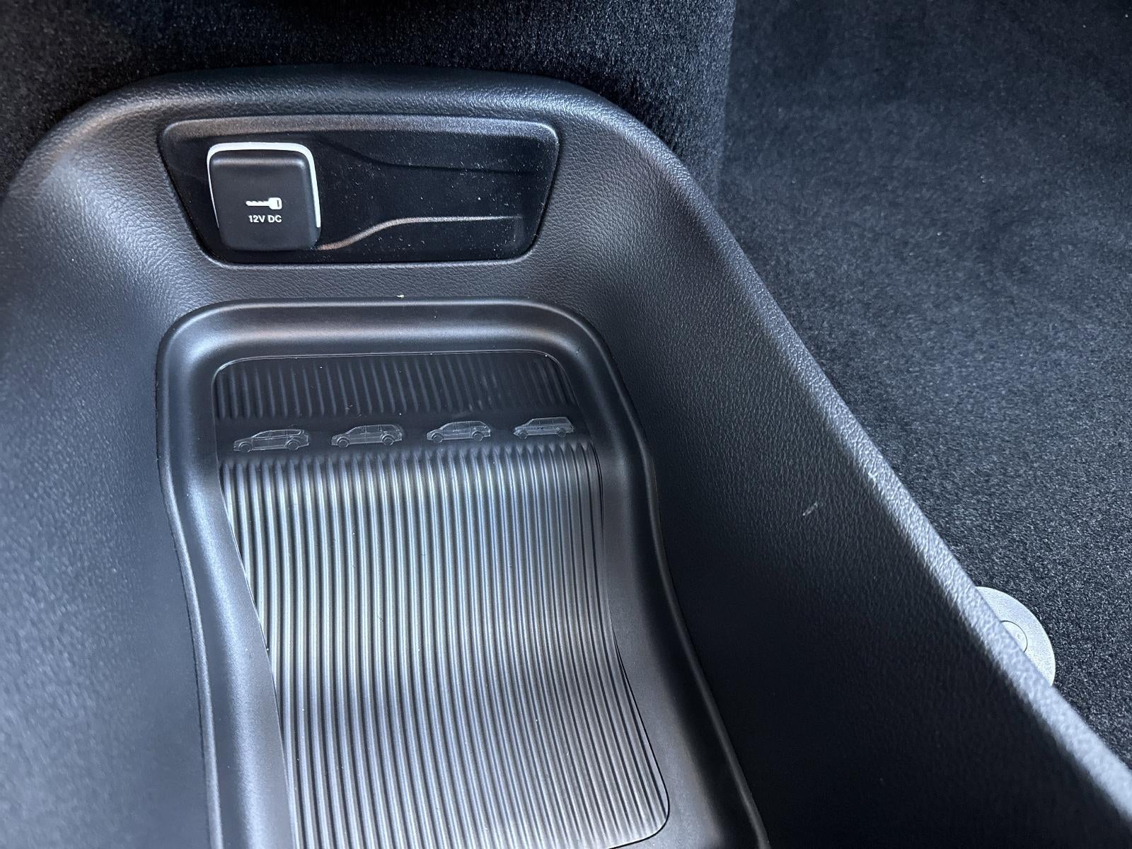 2026 Chrysler Voyager LX FWD