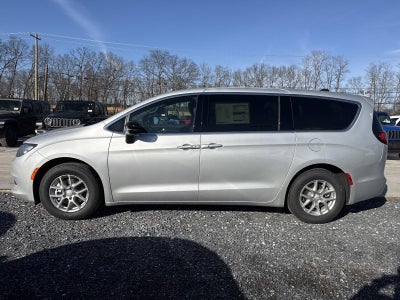 2026 Chrysler Voyager LX FWD