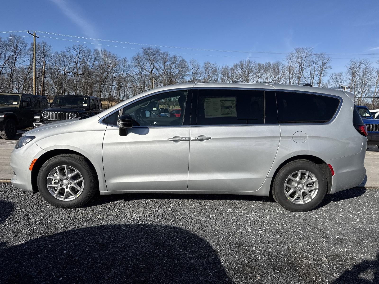 2026 Chrysler Voyager LX FWD