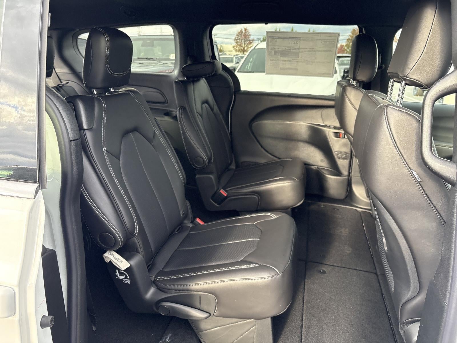 2026 Chrysler Voyager LX FWD