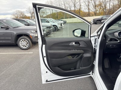 2026 Chrysler Voyager LX FWD