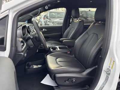 2026 Chrysler Voyager LX FWD