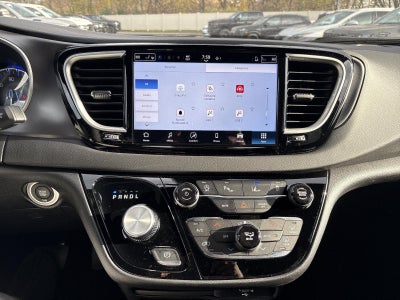 2026 Chrysler Voyager LX FWD