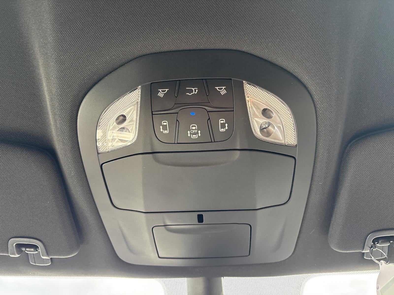 2026 Chrysler Voyager LX FWD