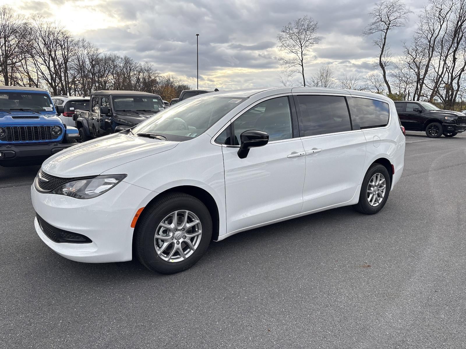 2026 Chrysler Voyager LX FWD