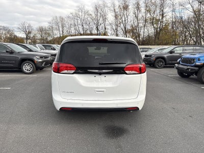 2026 Chrysler Voyager LX FWD