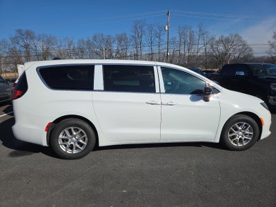 2026 Chrysler Voyager LX FWD