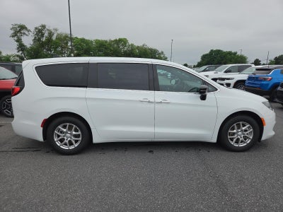 2027 Chrysler Pacifica LX FWD