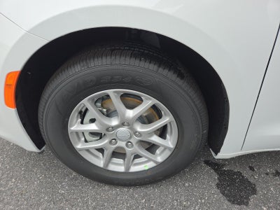 2027 Chrysler Pacifica LX FWD