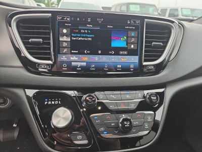 2027 Chrysler Pacifica LX FWD