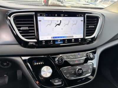 2026 Chrysler Voyager LX FWD