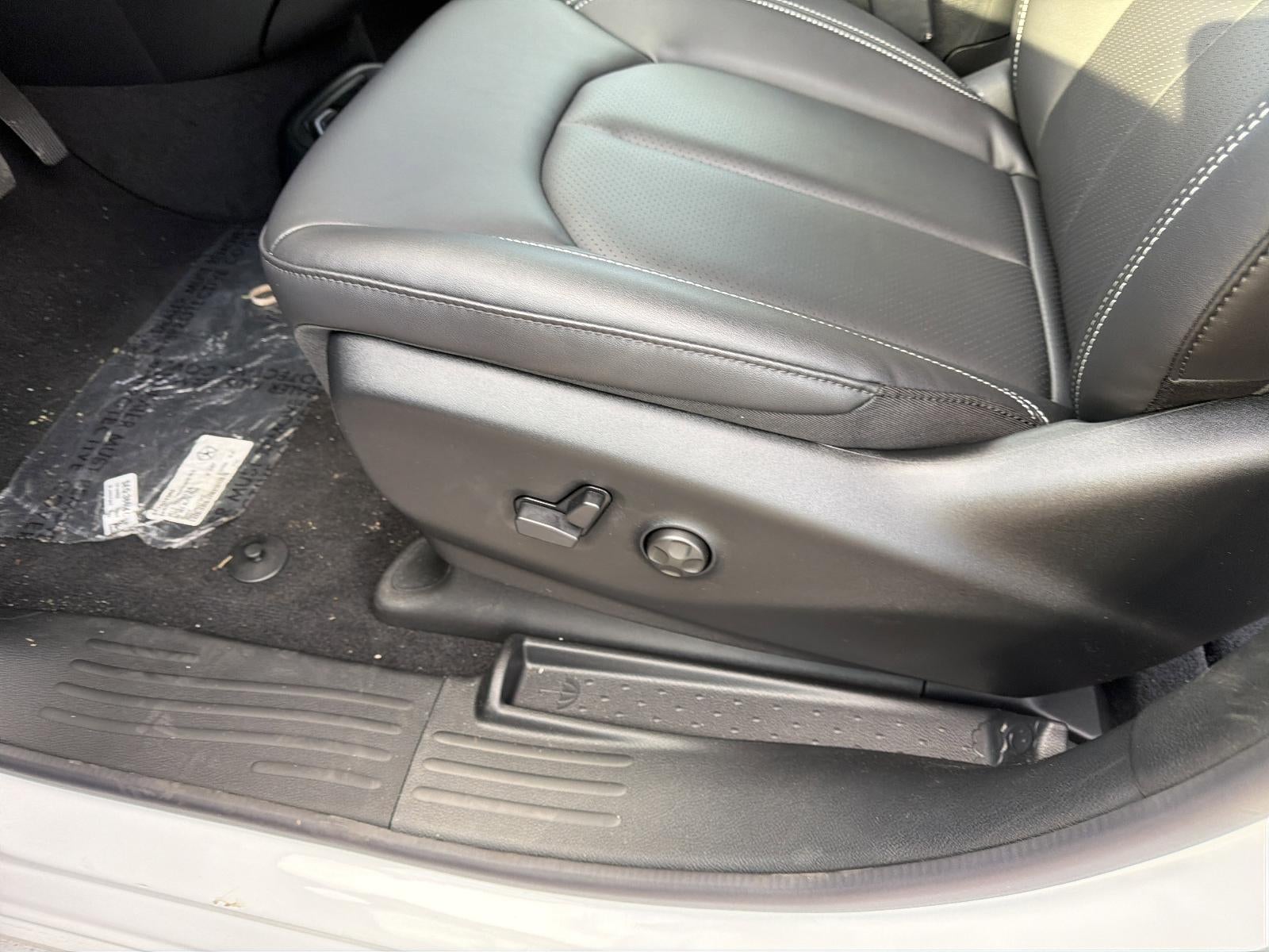 2026 Chrysler Voyager LX FWD