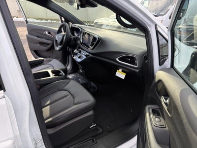 2026 Chrysler Voyager LX FWD