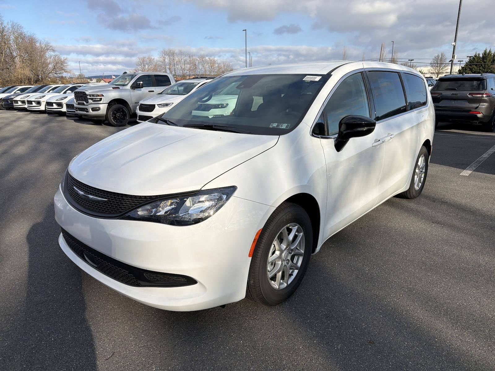 2026 Chrysler Voyager LX FWD