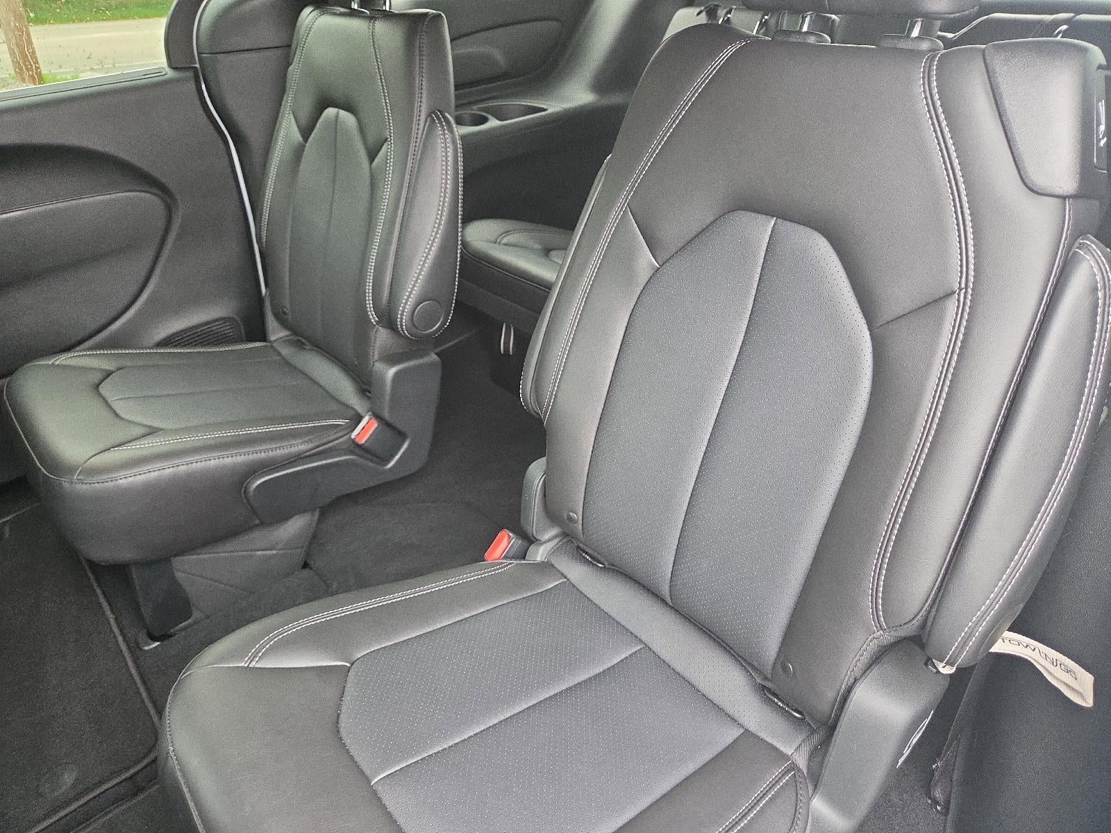 2026 Chrysler Voyager LX FWD