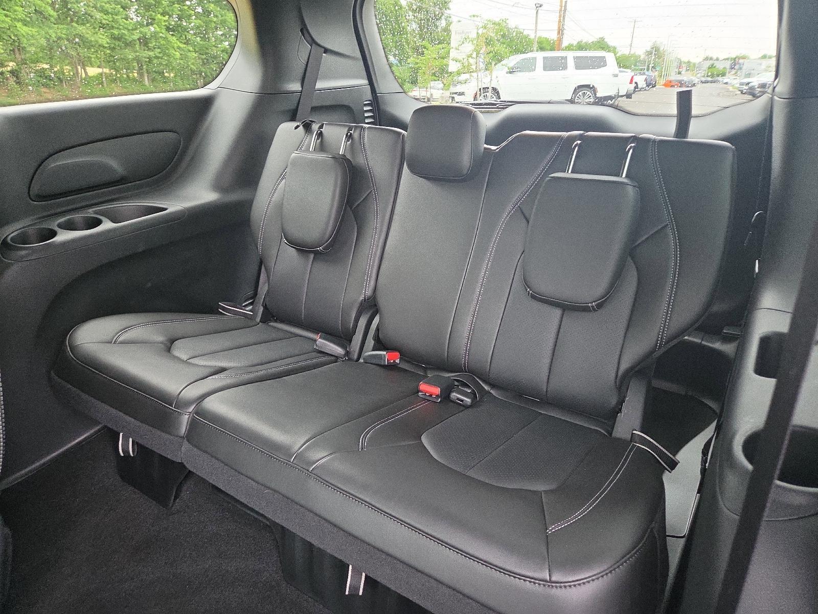 2026 Chrysler Voyager LX FWD
