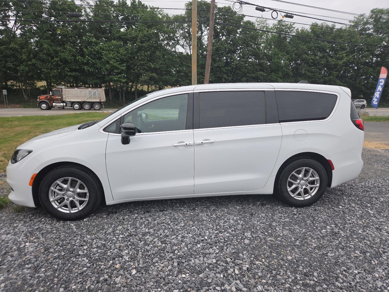 2026 Chrysler Voyager LX FWD