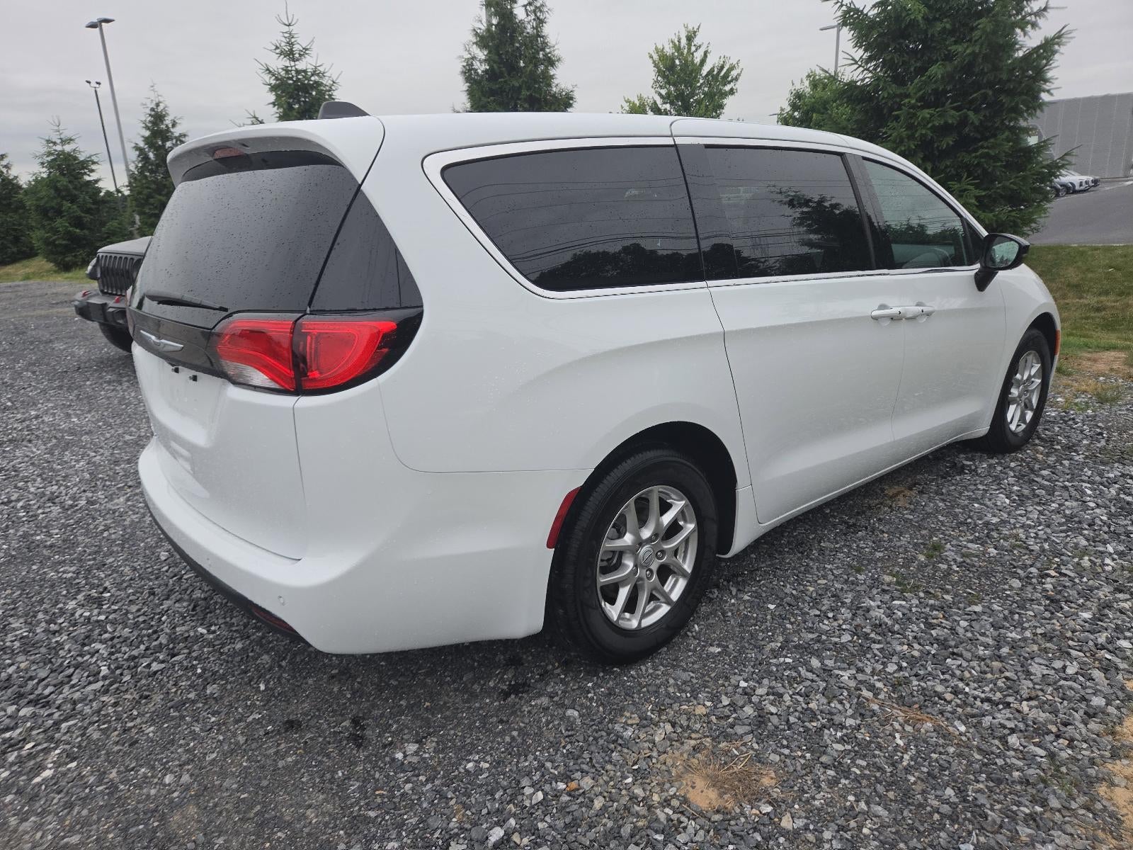 2026 Chrysler Voyager LX FWD