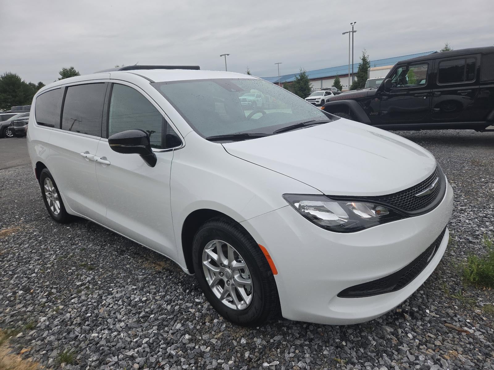 2026 Chrysler Voyager LX FWD