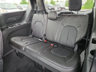 2027 Chrysler Pacifica LX FWD