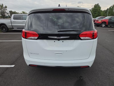 2027 Chrysler Pacifica LX FWD