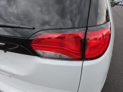 2027 Chrysler Pacifica LX FWD