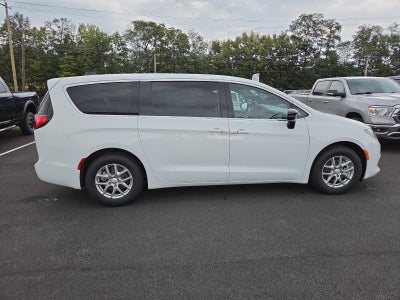 2027 Chrysler Pacifica LX FWD