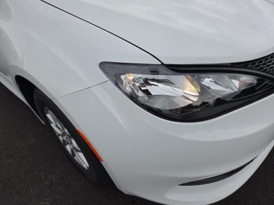2027 Chrysler Pacifica LX FWD