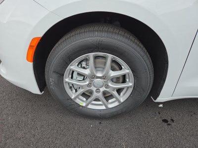 2027 Chrysler Pacifica LX FWD