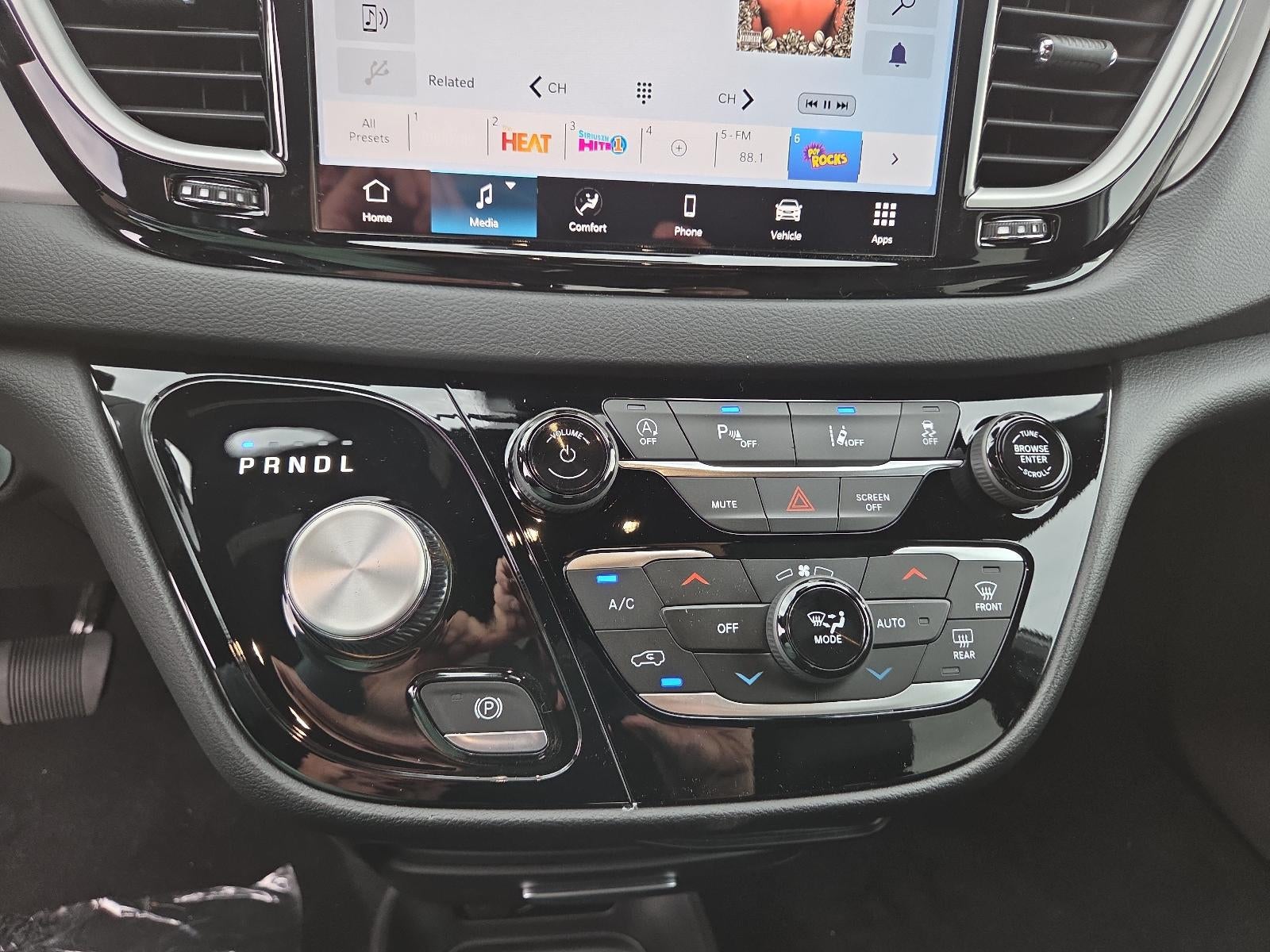 2027 Chrysler Pacifica LX FWD