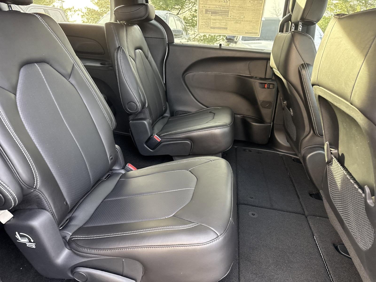 2026 Chrysler Voyager LX FWD