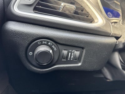 2026 Chrysler Voyager LX FWD