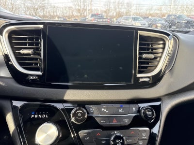 2026 Chrysler Voyager LX FWD