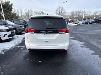 2026 Chrysler Voyager LX FWD
