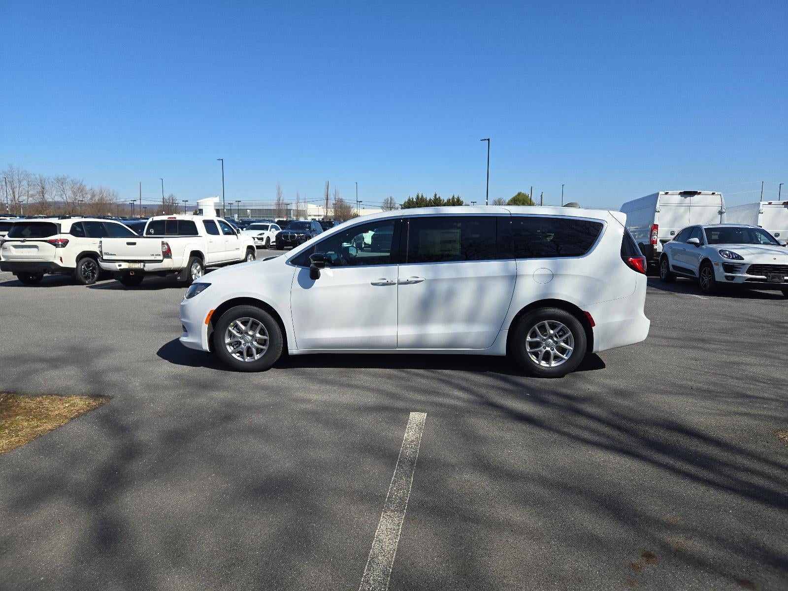 2026 Chrysler Voyager LX FWD