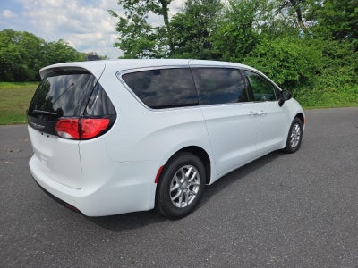 2027 Chrysler Pacifica LX FWD