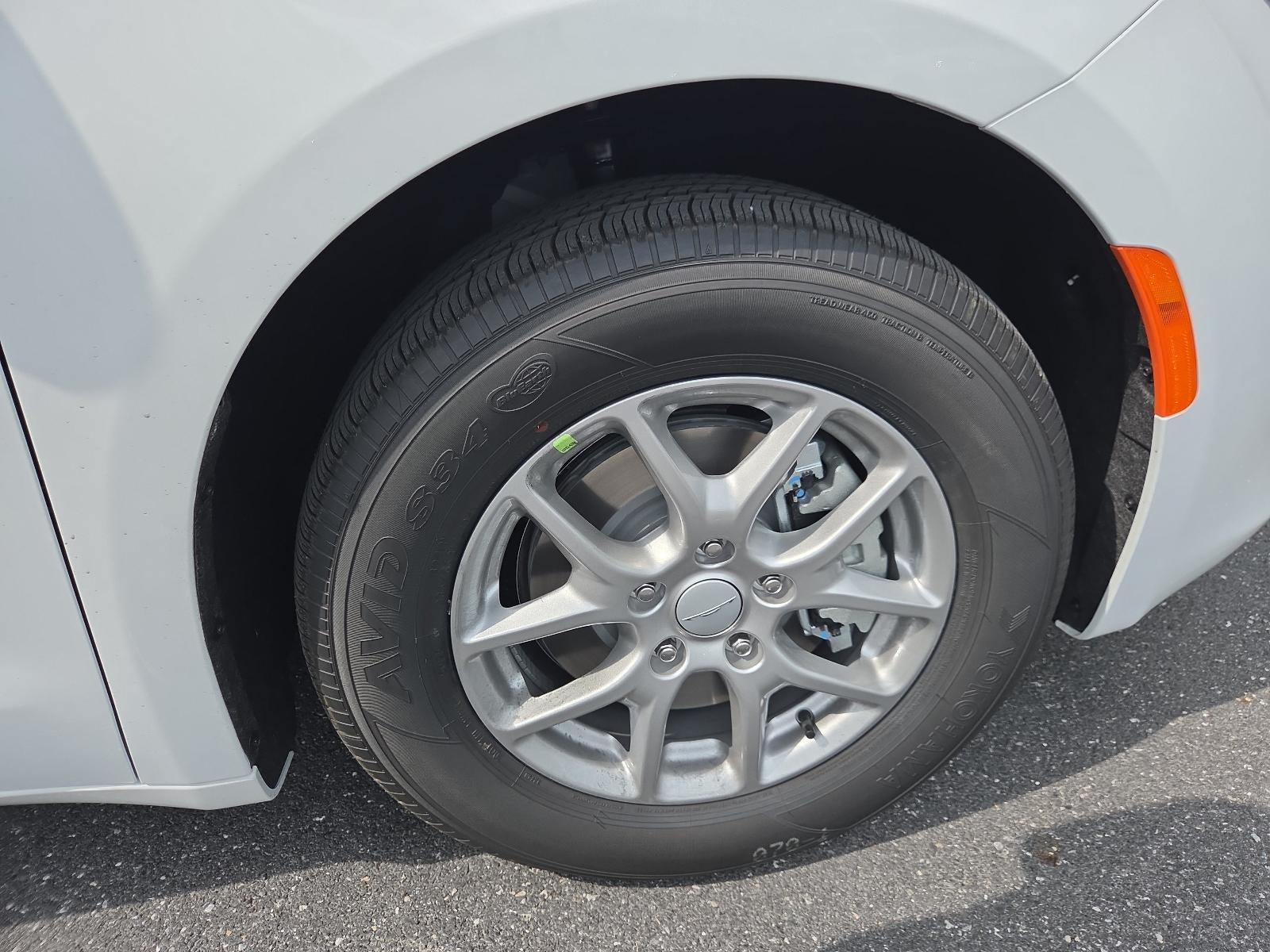 2027 Chrysler Pacifica LX FWD