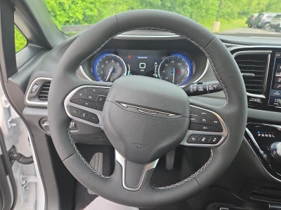 2027 Chrysler Pacifica LX FWD